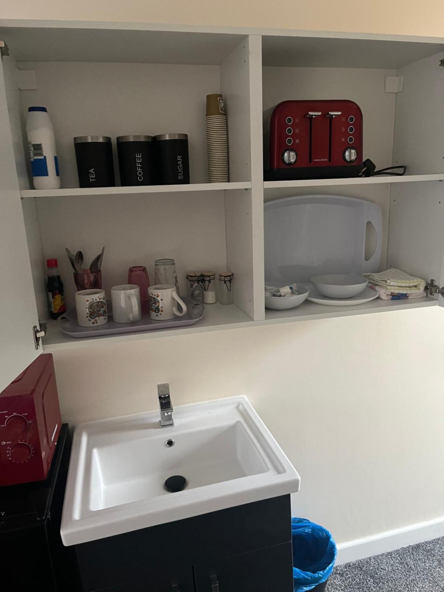 Self Contained Room, En-Suite With Separate Lockable Front Door, Located In An Exclusive Area Wednesbury Exterior foto